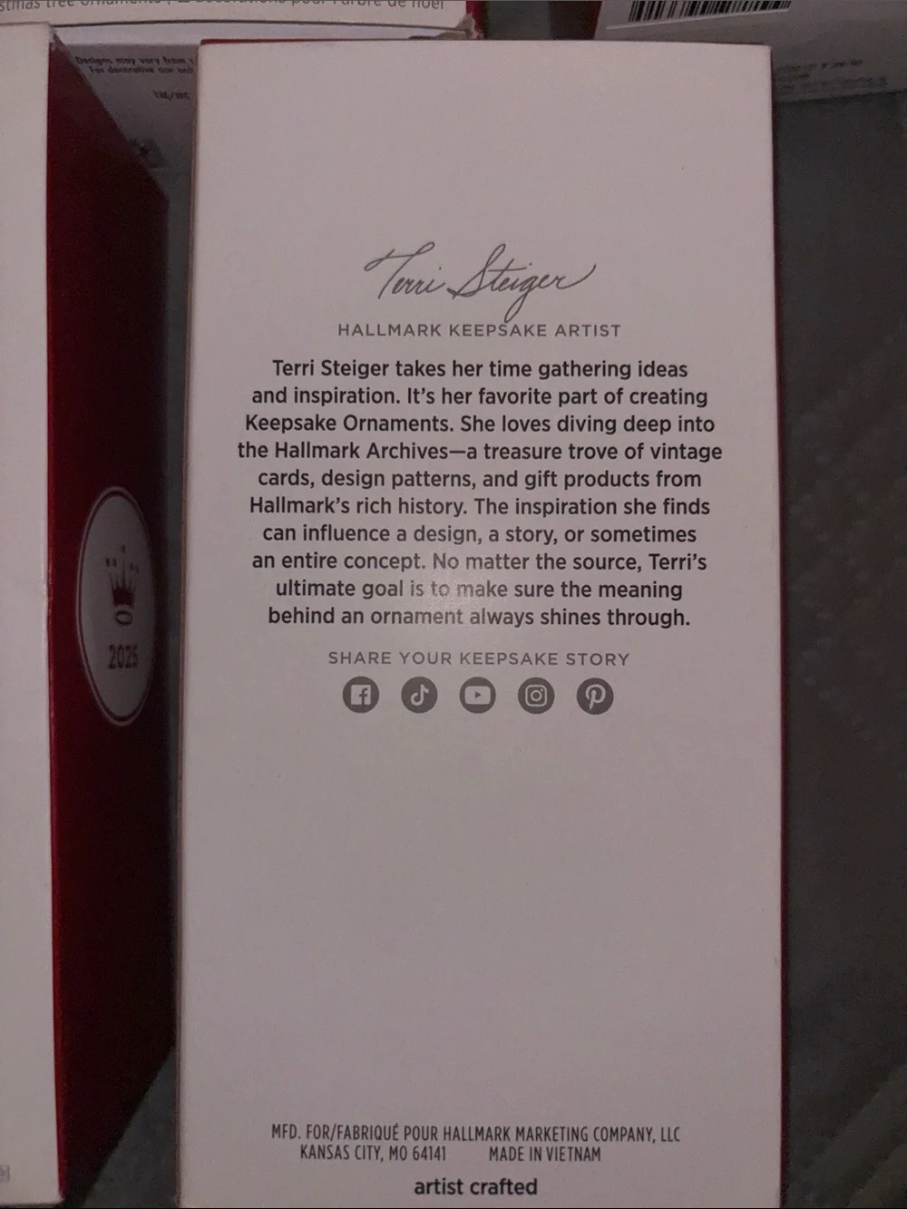 Hallmark festive keepsake